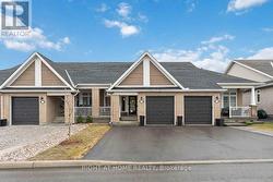 14 KAYENTA STREET  Ottawa, ON K2S 2K8