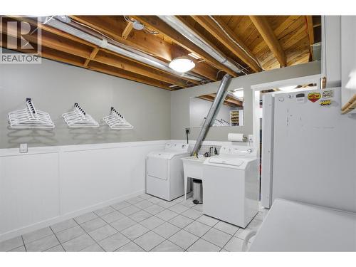 1834 Russet Wynd, Kamloops, BC - Indoor Photo Showing Laundry Room