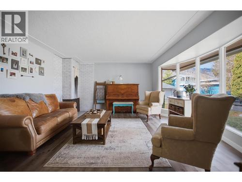 1834 Russet Wynd, Kamloops, BC - Indoor Photo Showing Living Room With Fireplace