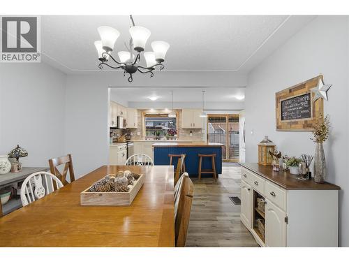 1834 Russet Wynd, Kamloops, BC - Indoor Photo Showing Dining Room