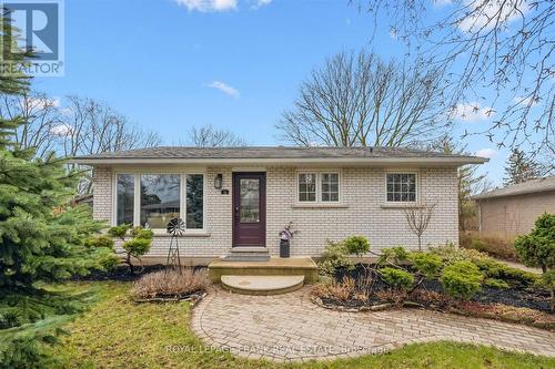 11 ARGYLE DRIVE  Guelph (Dovercliffe Park/Old University), ON N1G 2P1