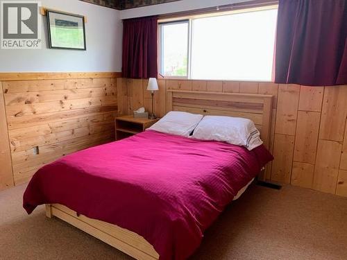 524 Maynard Road, Faro, YT - Indoor Photo Showing Bedroom