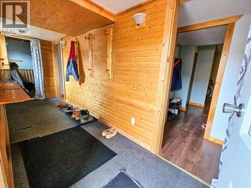 524 Maynard Road, Faro, YT - Indoor Photo Showing Other Room