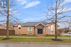 8 SOUTHBURY MANOR DRIVE  Caledon, ON L7E 1X7