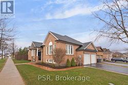 8 SOUTHBURY MANOR DRIVE Caledon, ON L7E 1X7