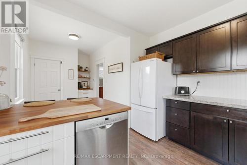 199 Kensington Avenue S, Hamilton, ON - Indoor Photo Showing Kitchen