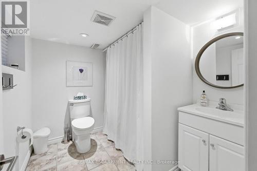 199 Kensington Avenue S, Hamilton, ON - Indoor Photo Showing Bathroom