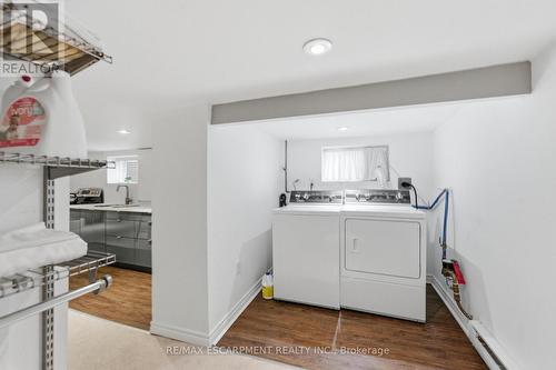 199 Kensington Avenue S, Hamilton, ON - Indoor Photo Showing Laundry Room