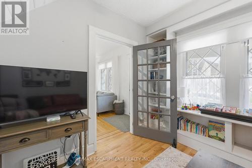 199 Kensington Avenue S, Hamilton, ON - Indoor Photo Showing Other Room