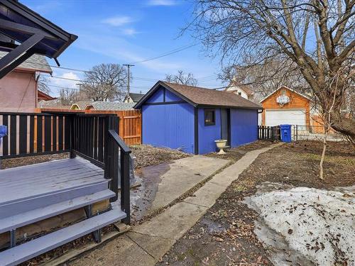 107 Carmen Ave, Winnipeg, MB 