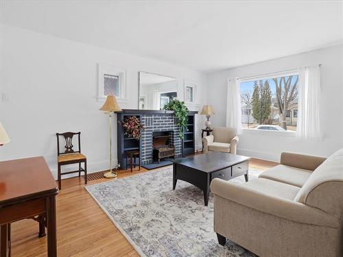 107 Carmen Ave, Winnipeg, MB 