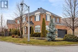2213 LITTONDALE LANE Oakville, ON L6M 0A6