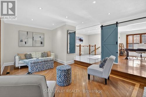 11 Meadow Drive, Caledon, ON - Indoor Photo Showing Living Room