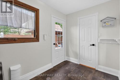 11 Meadow Drive, Caledon, ON - Indoor Photo Showing Other Room
