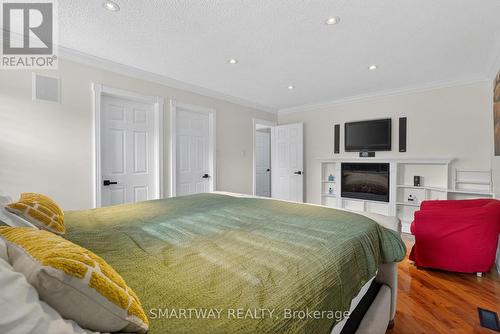 11 Meadow Drive, Caledon, ON - Indoor Photo Showing Bedroom