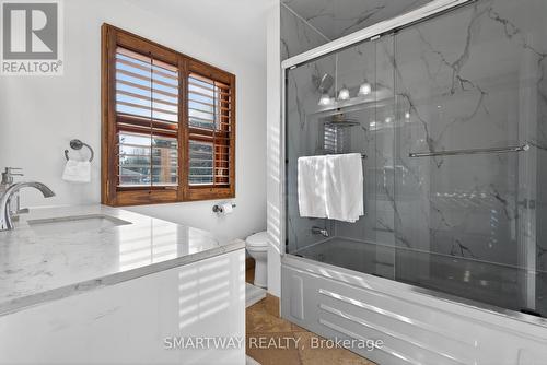 11 Meadow Drive, Caledon, ON - Indoor Photo Showing Bathroom