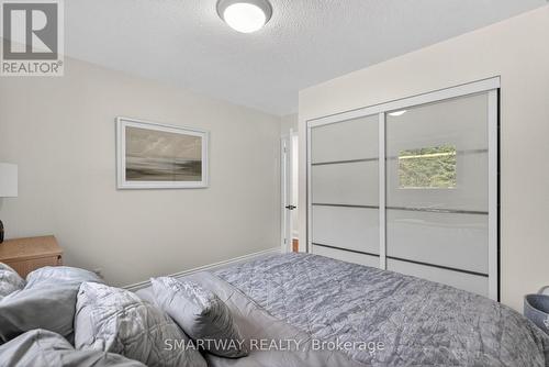 11 Meadow Drive, Caledon, ON - Indoor Photo Showing Bedroom