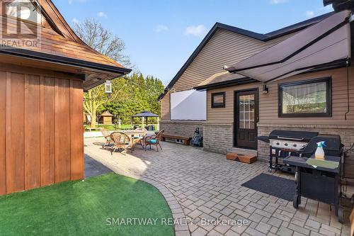11 Meadow Drive, Caledon, ON - Outdoor With Exterior