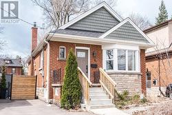 48 LONGWOOD ROAD S  Hamilton, ON L8S 1S5