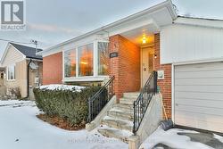 253 CHINE DRIVE Toronto, ON M1M 2L6