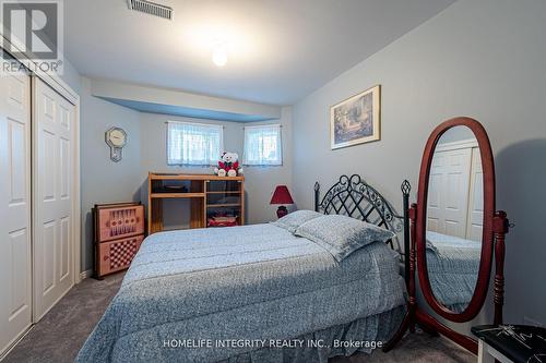 37 Brouwer Crescent, Wasaga Beach, ON - Indoor Photo Showing Bedroom
