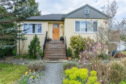 3938 Winton St Saanich, BC V8P 3L3