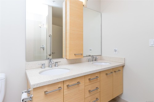 1402-38 Front St, Nanaimo, BC - Indoor Photo Showing Bathroom
