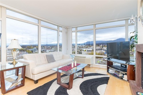 1402-38 Front St, Nanaimo, BC - Indoor Photo Showing Living Room