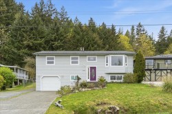 751 Dogwood Rd Nanaimo, BC V9R 3C2