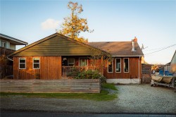 1349 Pine Rd Ucluelet, BC V0R 3A0