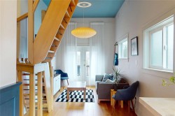 1709 Fernwood Rd Victoria, BC V8T 2Y3