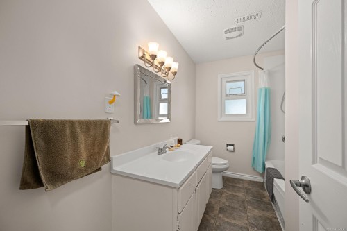2188 Noel Ave, Comox, BC 