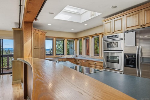 2340 Spring Rd, Campbell River, BC 
