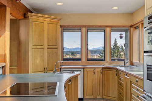 2340 Spring Rd, Campbell River, BC 