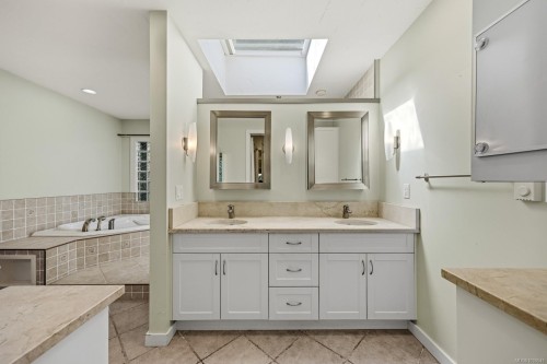 2340 Spring Rd, Campbell River, BC 