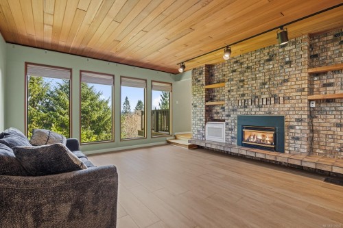 2340 Spring Rd, Campbell River, BC 