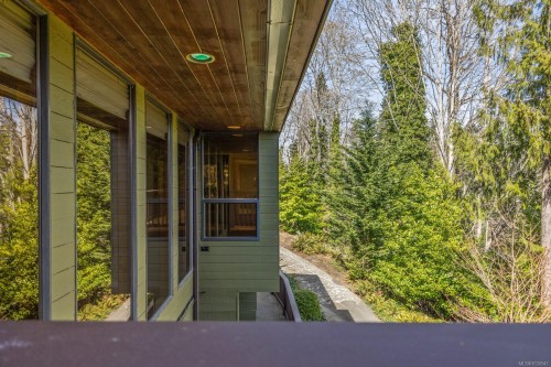 2340 Spring Rd, Campbell River, BC 