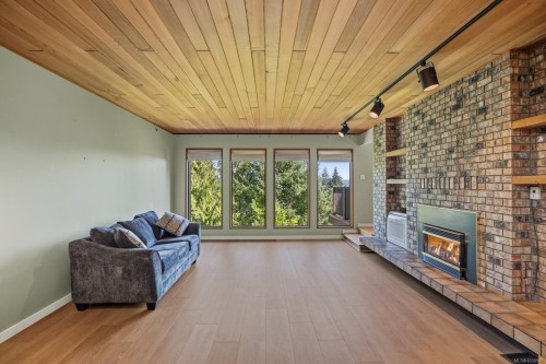 2340 Spring Rd, Campbell River, BC 