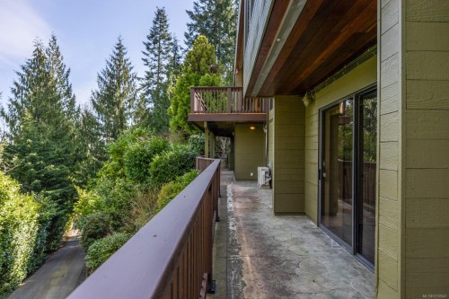 2340 Spring Rd, Campbell River, BC 