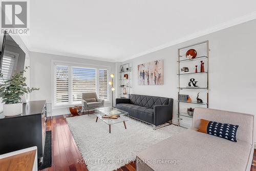 4241 Anworld Place, Mississauga, ON - Indoor Photo Showing Living Room
