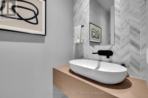 36 Kenora Street, Ottawa, ON - Indoor Photo Showing Bathroom