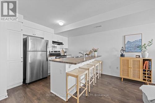 78 Lyrid Private, Ottawa, ON - Indoor Photo Showing Kitchen With Double Sink