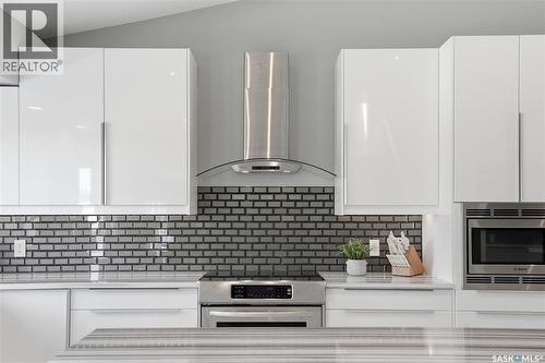 406 Laycoe Crescent, Saskatoon, SK - Indoor Photo Showing Kitchen With Upgraded Kitchen