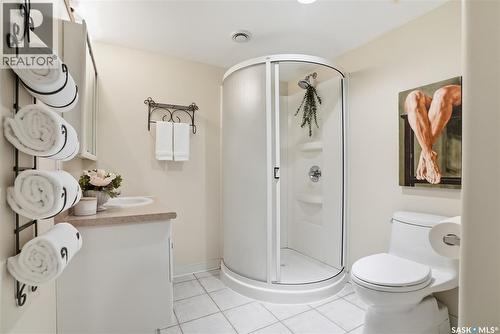 406 Laycoe Crescent, Saskatoon, SK - Indoor Photo Showing Bathroom