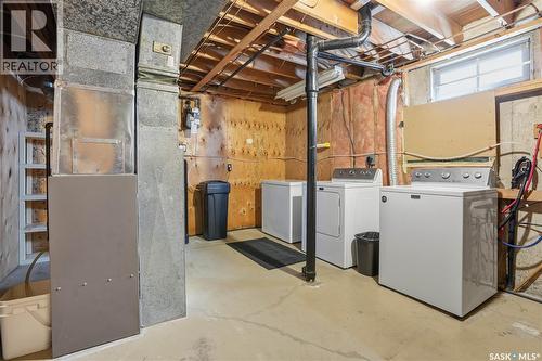 111 Forsyth Crescent, Regina, SK - Indoor Photo Showing Laundry Room