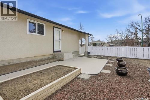 111 Forsyth Crescent, Regina, SK - Outdoor
