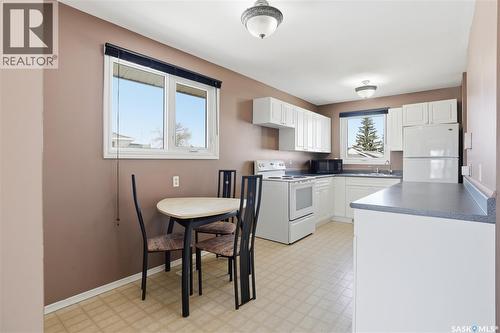 111 Forsyth Crescent, Regina, SK - Indoor Photo Showing Kitchen