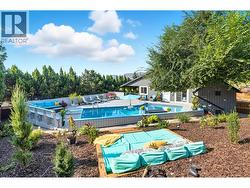 Lounge area above pool - 
