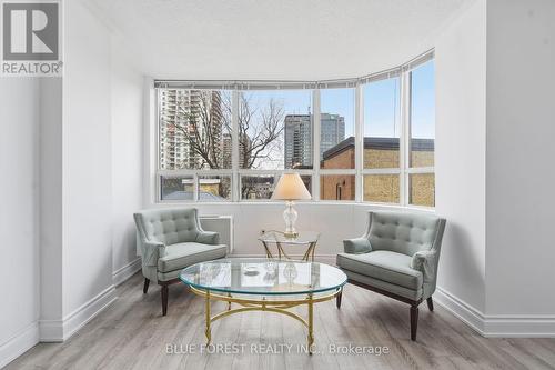 501 - 7 Picton Street, London East (East F), ON - Indoor Photo Showing Living Room
