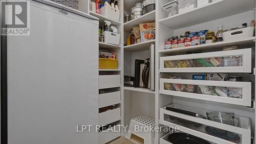 176 Lanark Avenue, Ottawa, ON - Indoor With Storage
